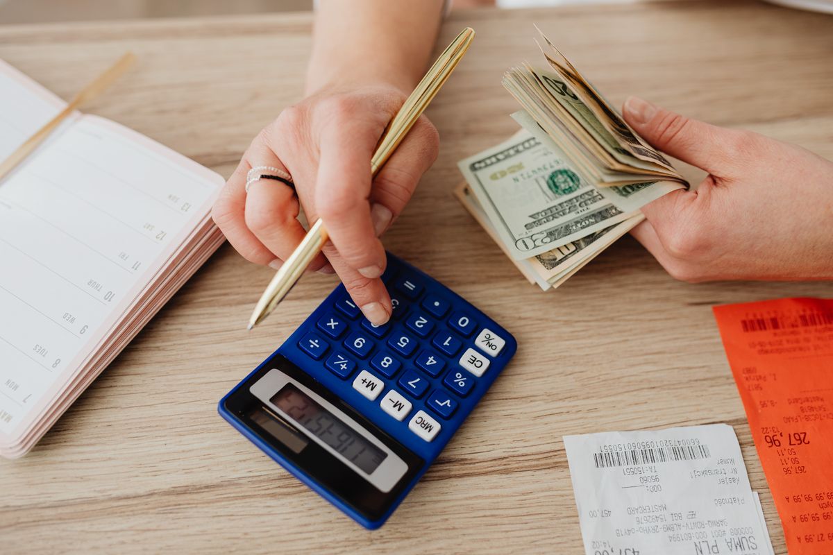 بجٹ کیلکولیٹر — اخراجات درست رکھیں