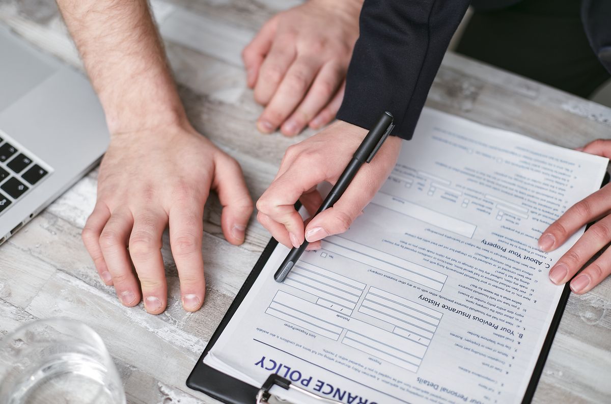 پالیسی دستاویز دستخط — خرید سے پہلے احتیاط